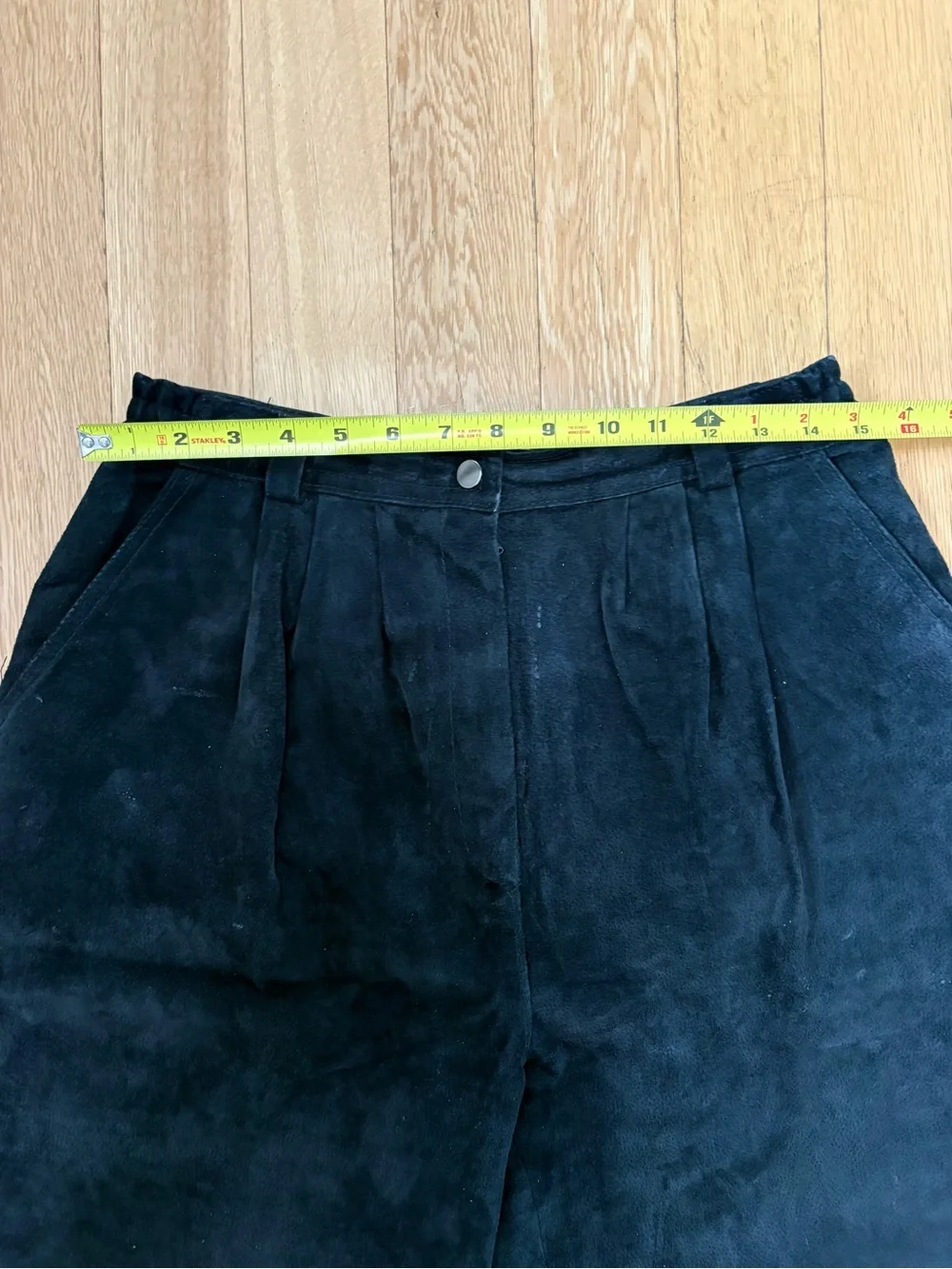 Dont Stop Classic Vintage Suede Pleated Shorts Black High Rise 14 Retro